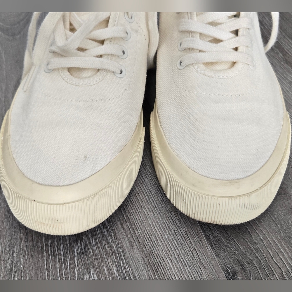 Everlane Canvas Low-Top Sneakers in Off-White - Picture 8 of 10